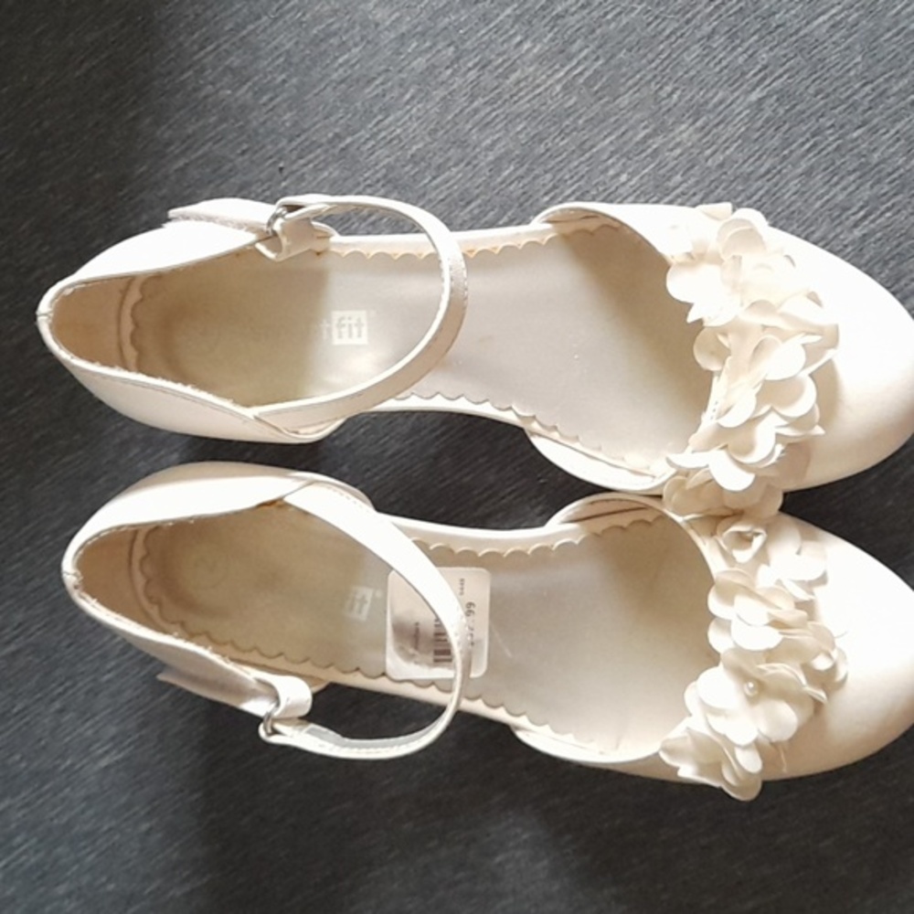 Smartfit shoes, size 2,white